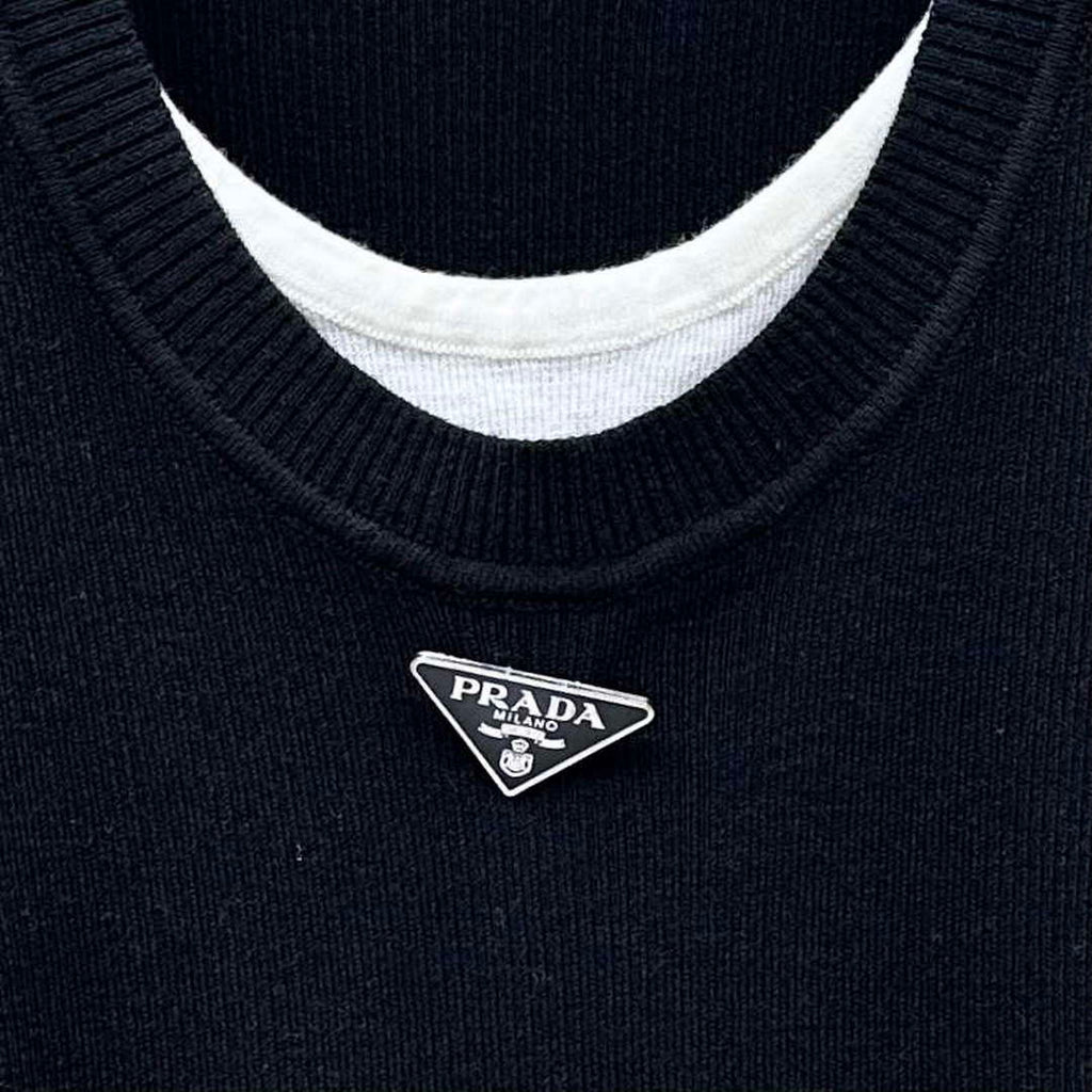 Prada Women's T-shirt Fashion Clothing P89213