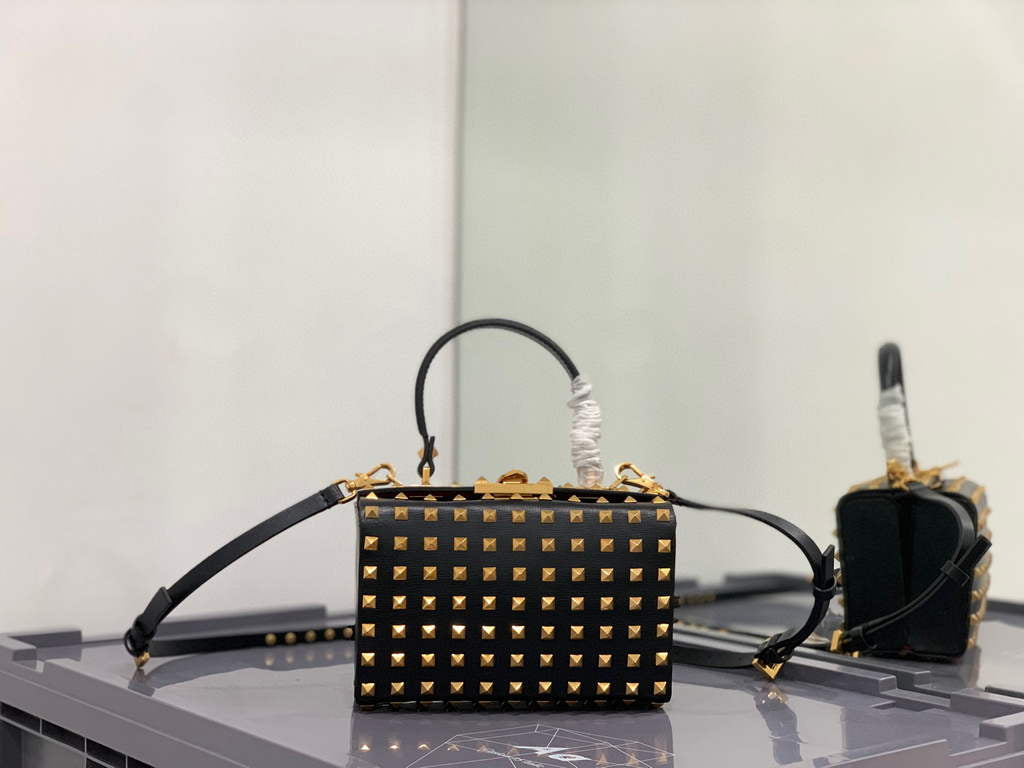 Valentino 7300 Rockstud Alcove Grainy Calfskin BOX Bag XW2B0J73 Black