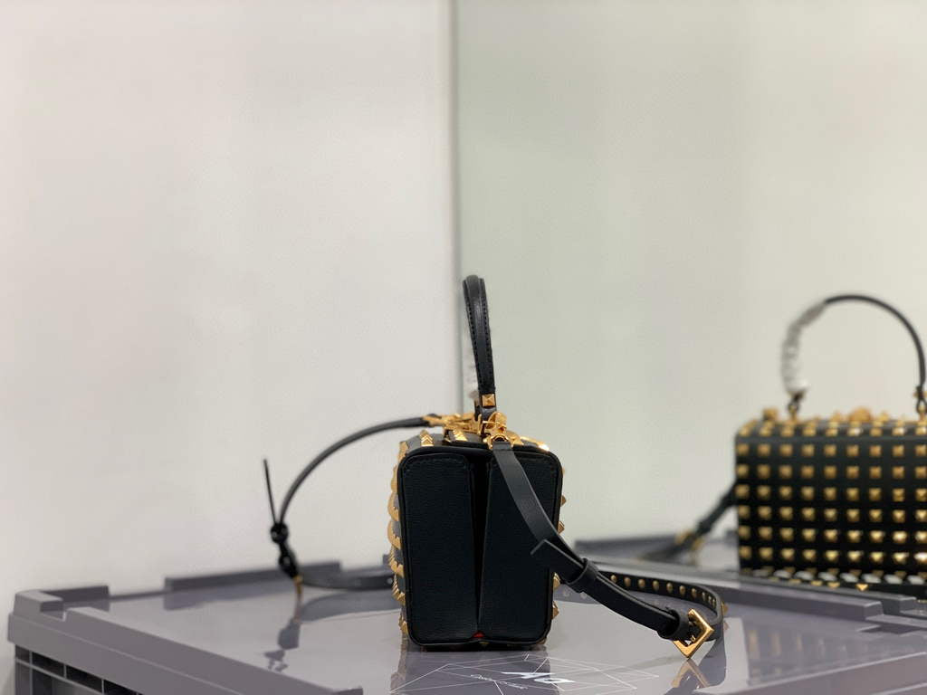 Valentino 7300 Rockstud Alcove Grainy Calfskin BOX Bag XW2B0J73 Black