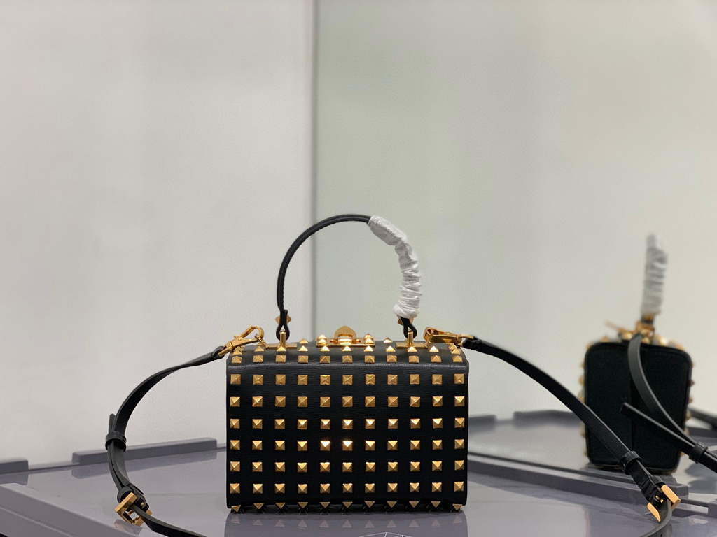 Valentino 7300 Rockstud Alcove Grainy Calfskin BOX Bag XW2B0J73 Black