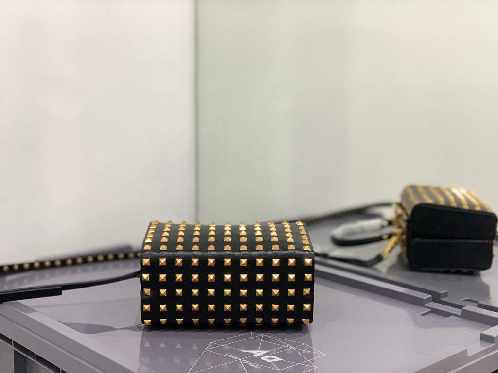 Valentino 7300 Rockstud Alcove Grainy Calfskin BOX Bag XW2B0J73 Black