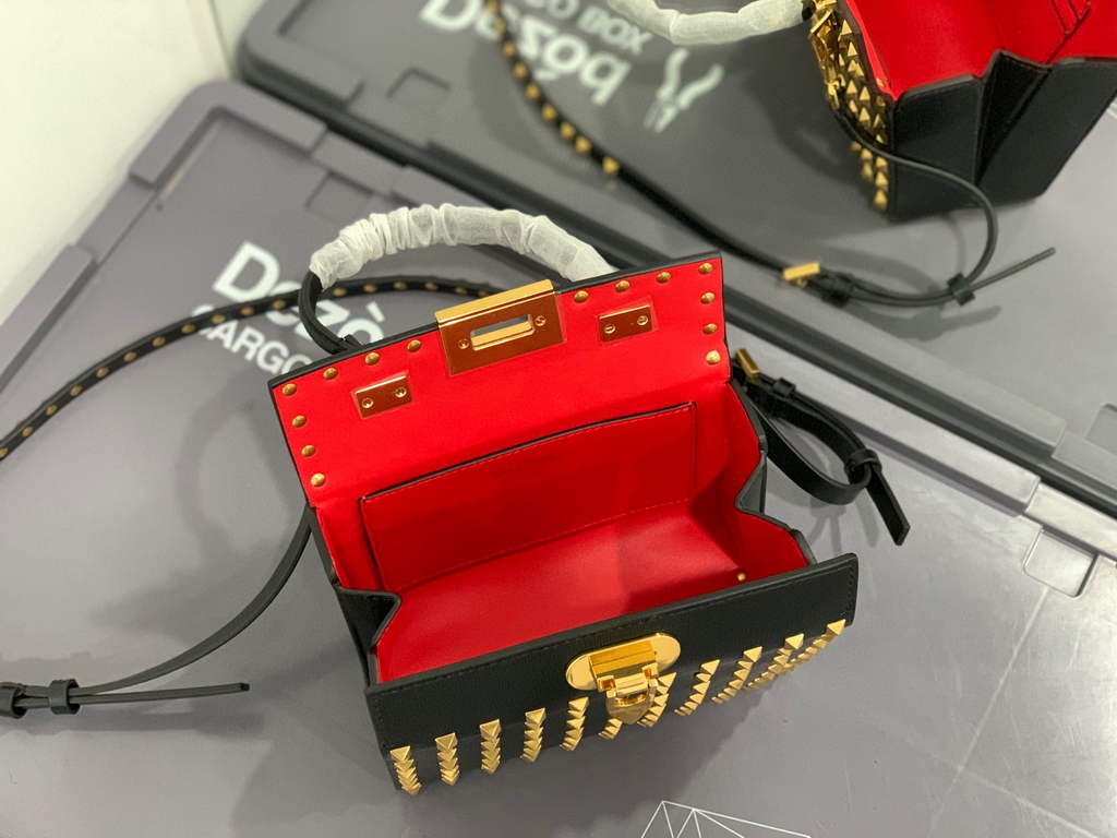 Valentino 7300 Rockstud Alcove Grainy Calfskin BOX Bag XW2B0J73 Black