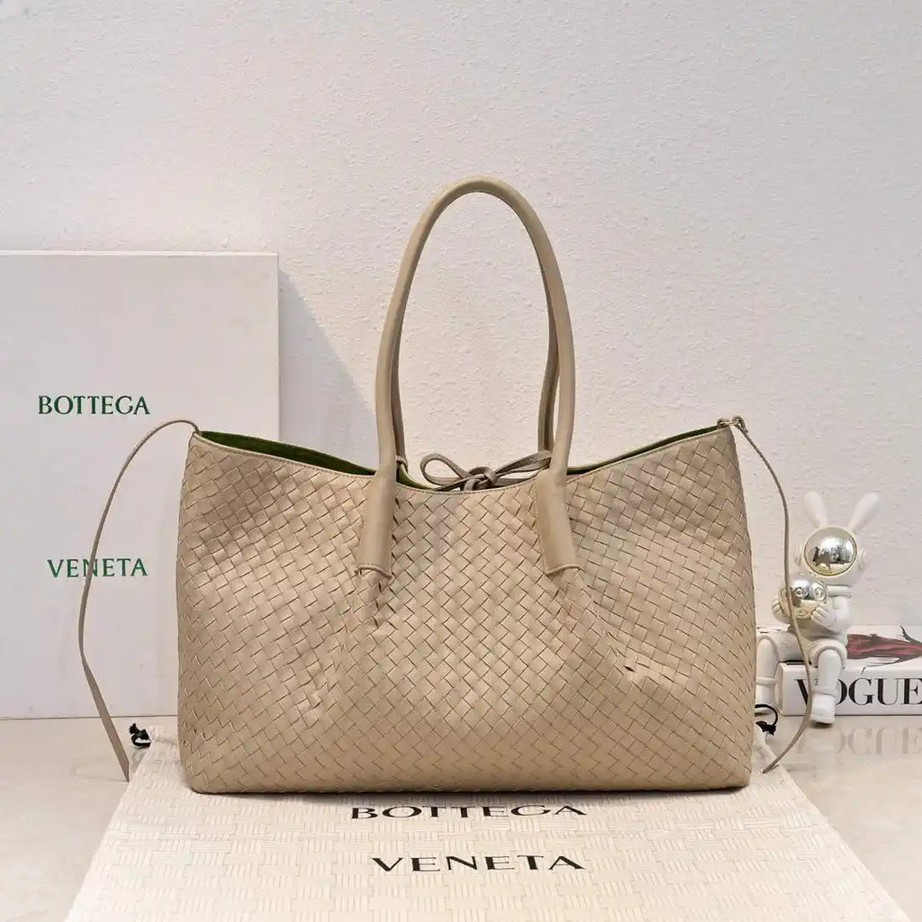 Bottega Veneta BV 817166 Medium Pinacoteca BV92106