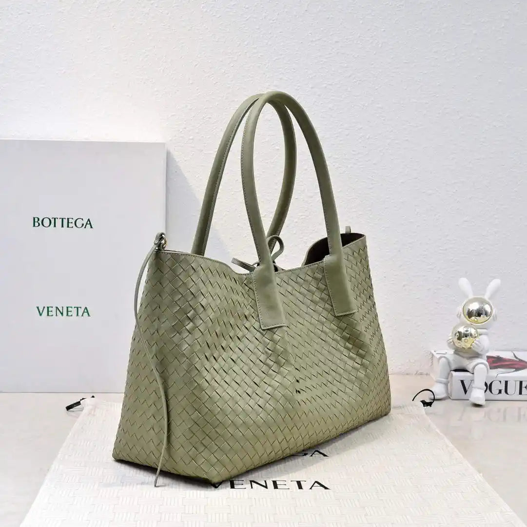 Bottega Veneta BV 817166 Medium Pinacoteca BV92111