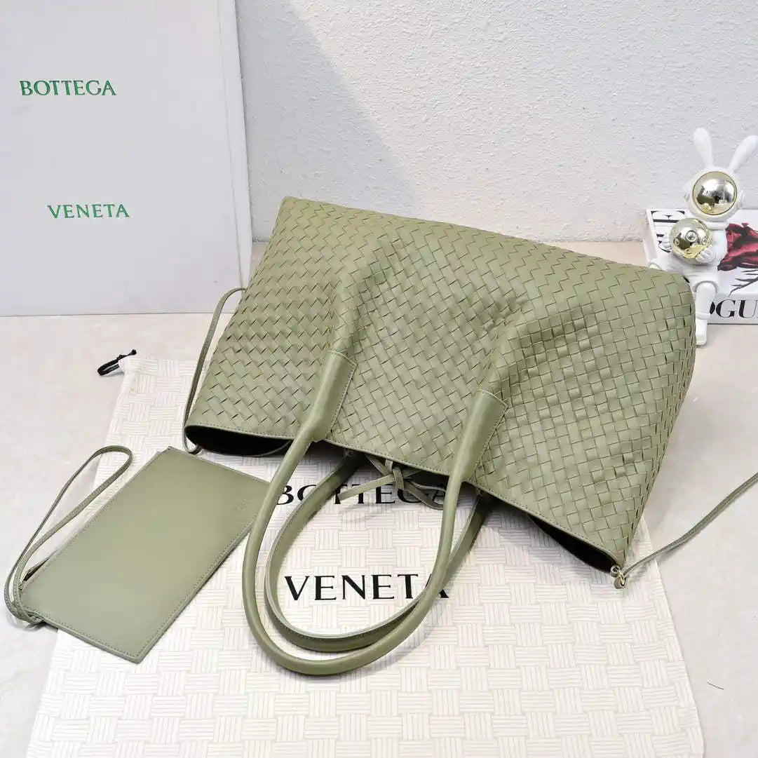 Bottega Veneta BV 817166 Medium Pinacoteca BV92111