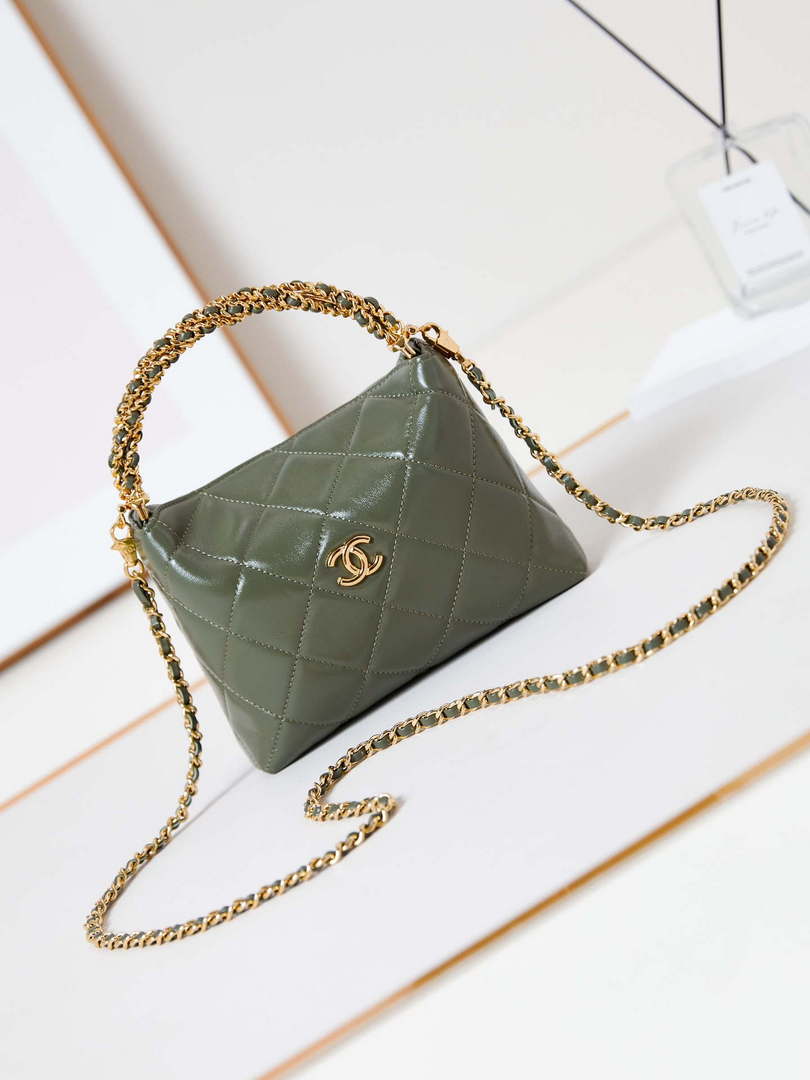 Chanel AS4189 Hobo braided With top handle Shiny Lambskin & Gold-Tone Metal Green