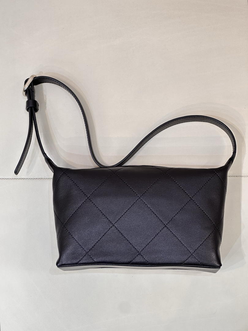 Chanel AS6138 Hobo Handbag Shiny Lambskin & Gold-Tone Metal Black