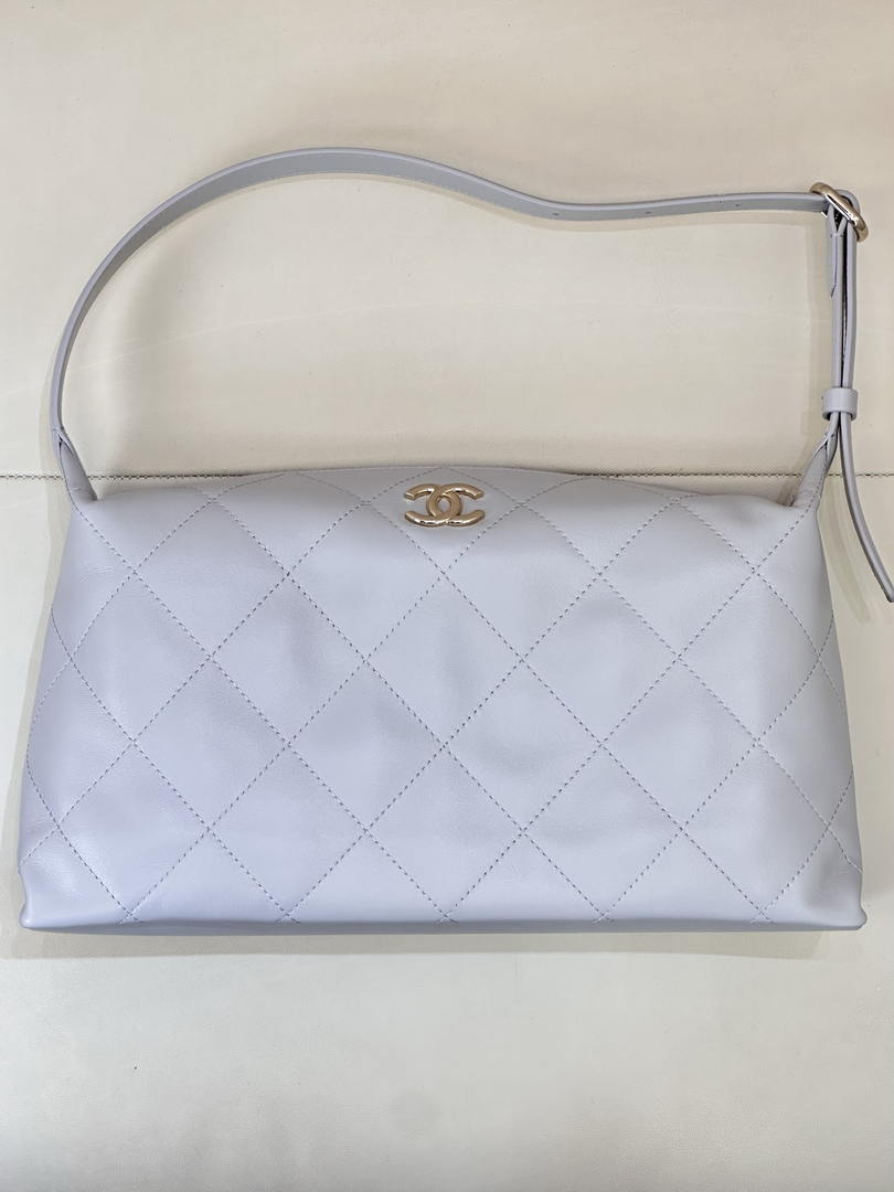 Chanel AS6139 Large Hobo Handbag Shiny Lambskin & Gold-Tone Metal Light Purple - Default Title - View 1