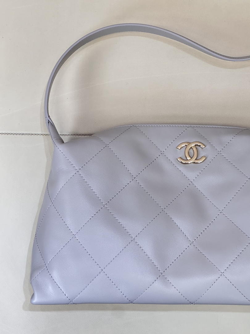 Chanel AS6139 Large Hobo Handbag Shiny Lambskin & Gold-Tone Metal Light Purple