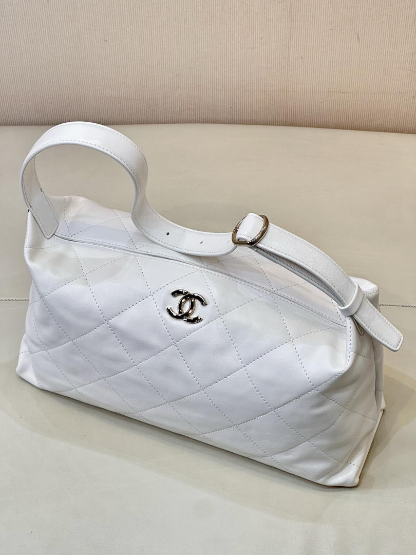 Chanel AS6139 Large Hobo Handbag Shiny Lambskin & Gold-Tone Metal White