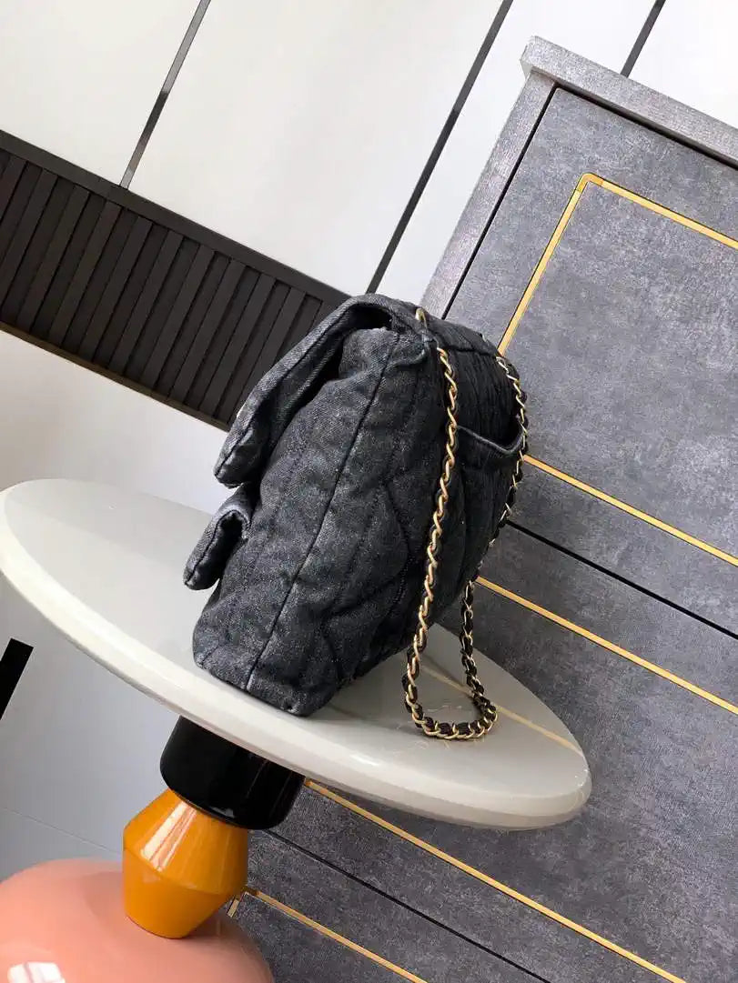 Chanel Maxi Flapbag 25K Washed Denim AS5727 Black