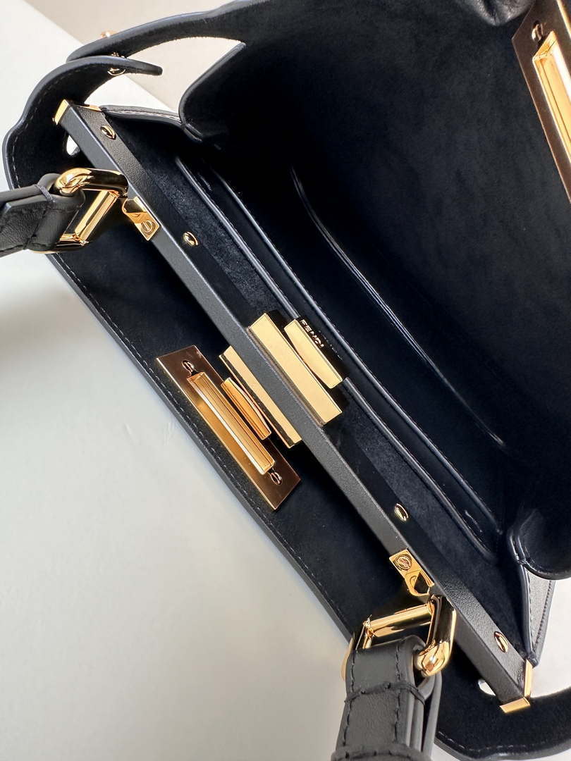 Fendi 8BN353AOVHF19P8 Peekaboo Soft Medium Black leather bag 80172