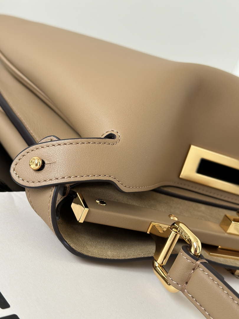 Fendi 8BN353AOVHF19P8 Peekaboo Soft Medium Cappuccino-coloured leather bag 80172