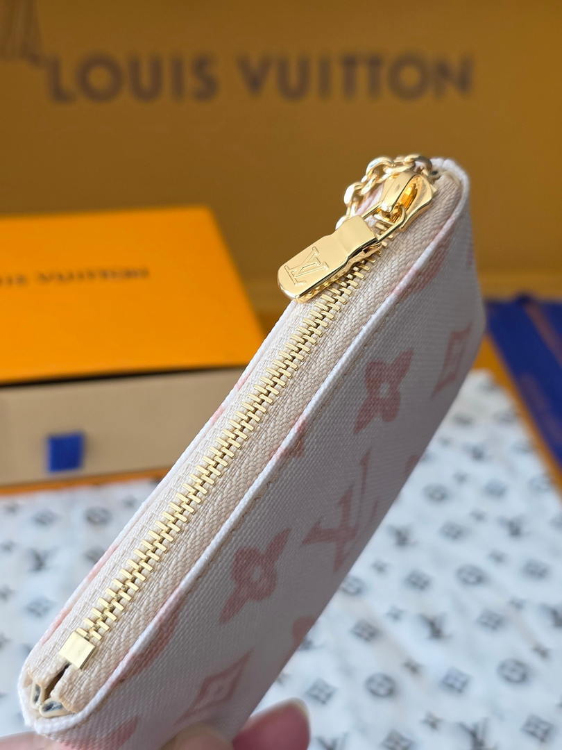 Louis Vuitton New Key Pouch LV M27673 White