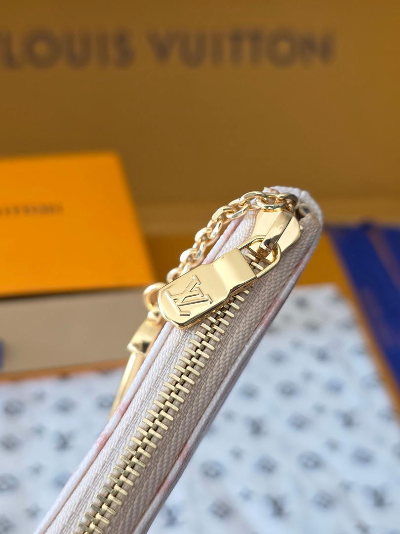 Louis Vuitton New Key Pouch LV M27673 White