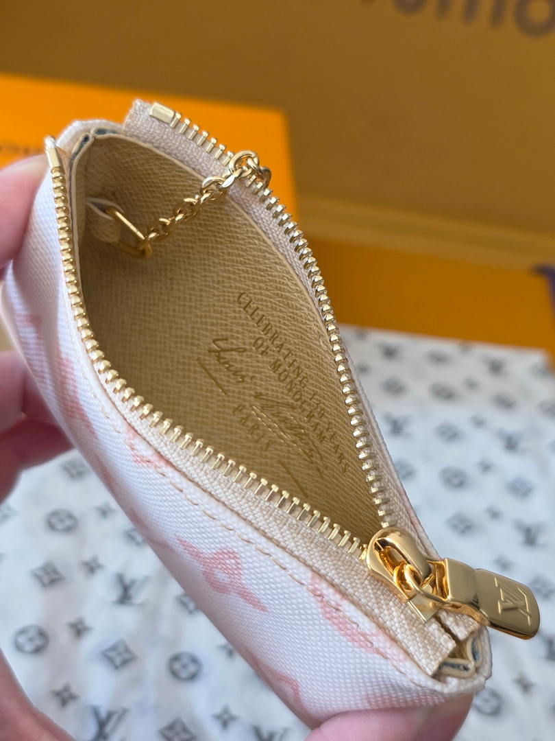 Louis Vuitton New Key Pouch LV M27673 White