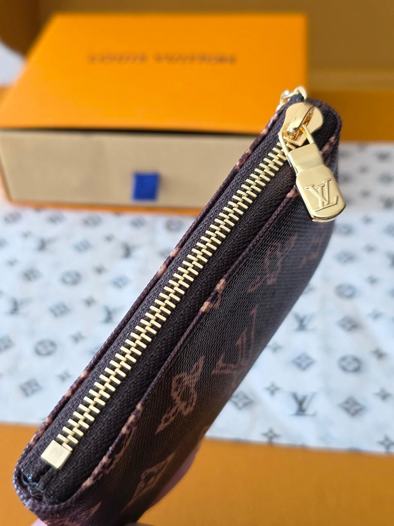 Louis Vuitton New Key Pouch LV M27671 Brown