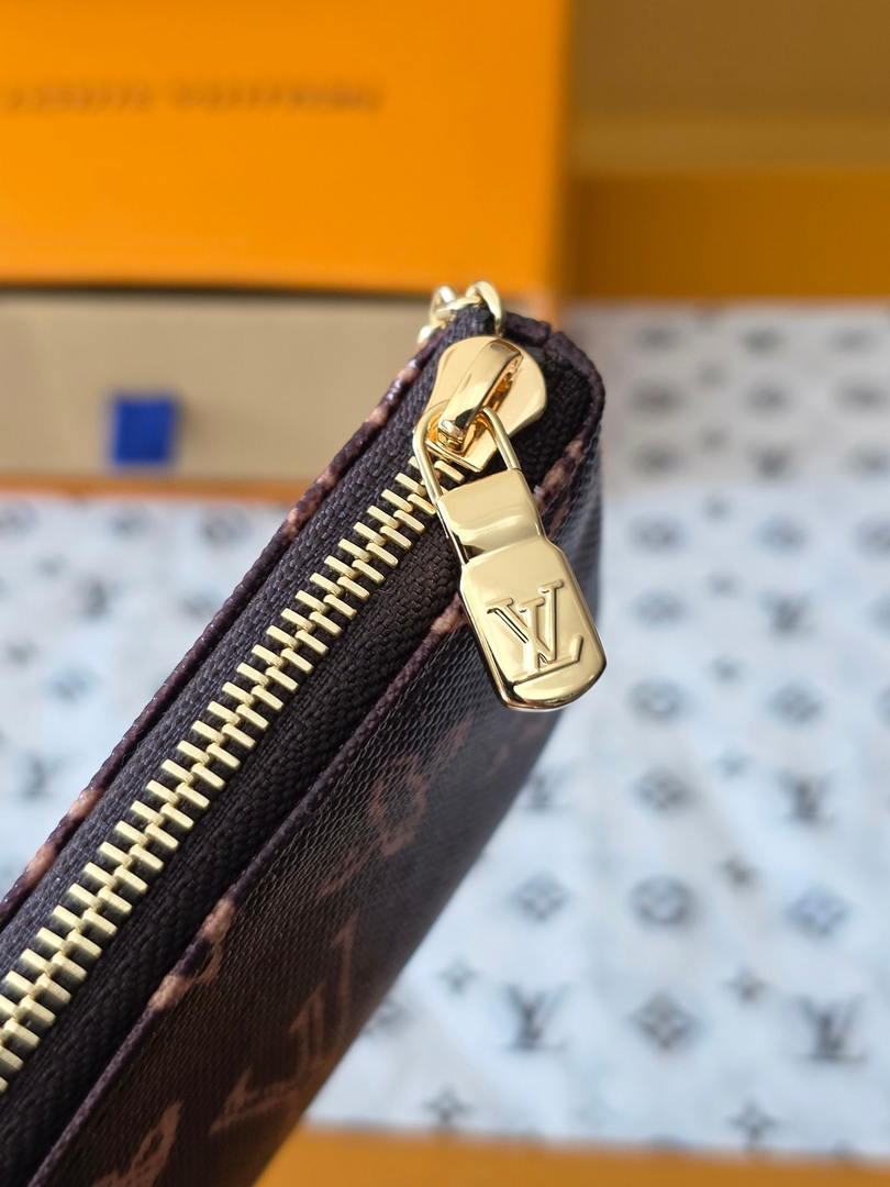 Louis Vuitton New Key Pouch LV M27671 Brown
