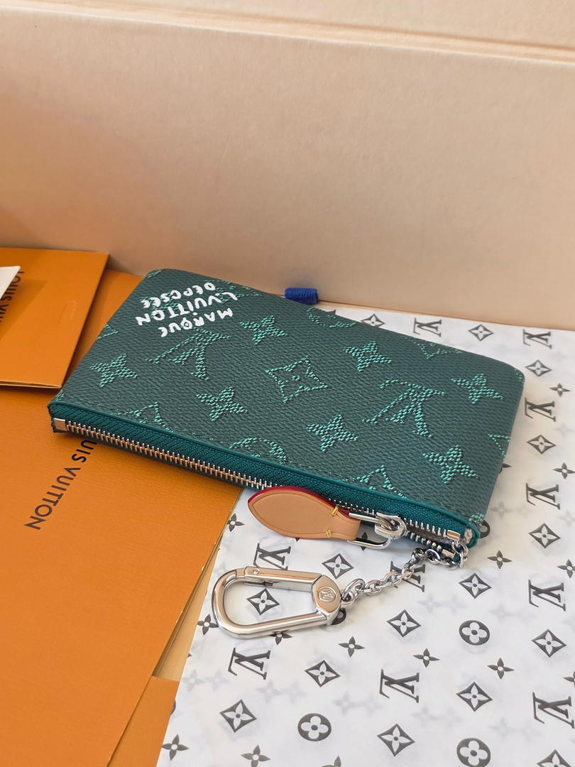 LV M27141 Louis Vuitton New Key Pouch S Green