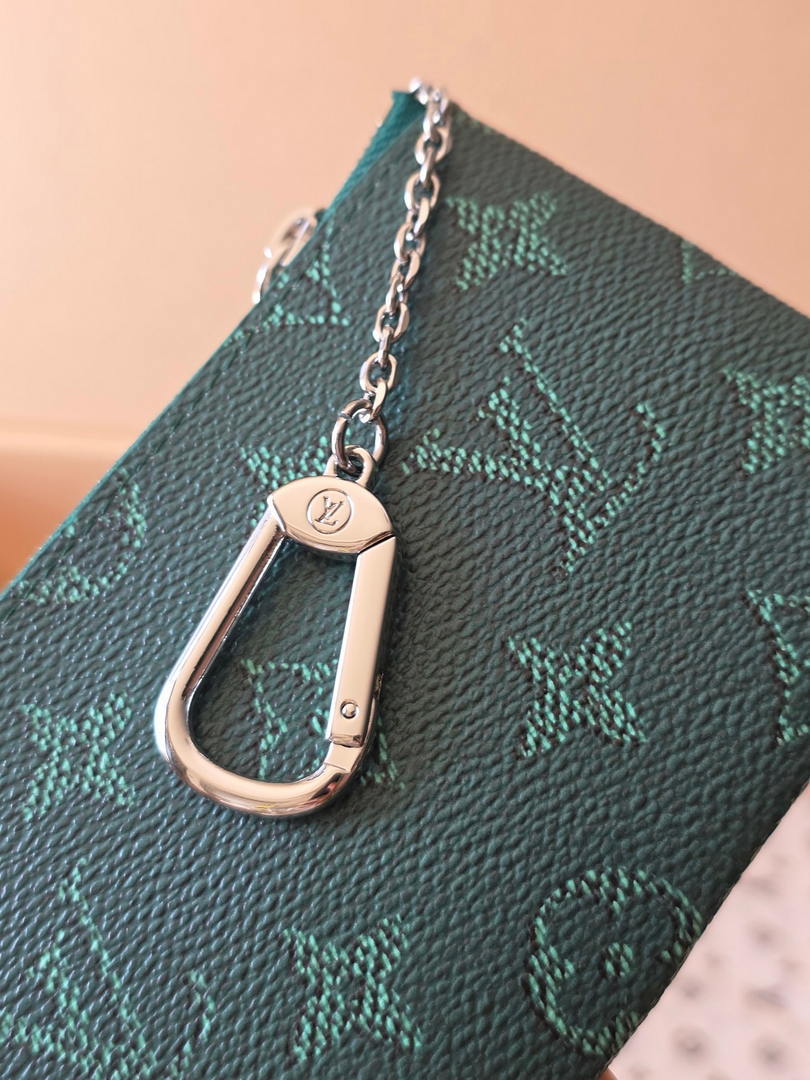 LV M27141 Louis Vuitton New Key Pouch S Green