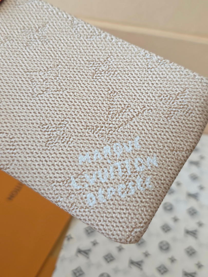 Louis Vuitton New Key Pouch S LV  M27113 Apricot White