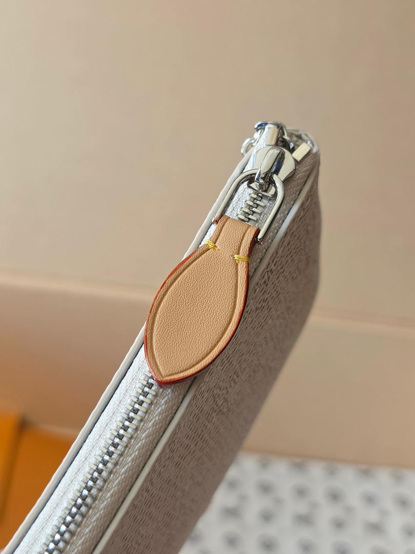 Louis Vuitton New Key Pouch S LV  M27113 Apricot White