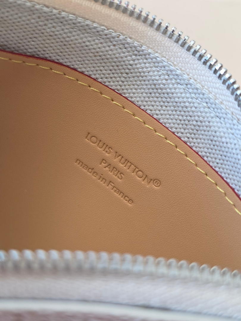 Louis Vuitton New Key Pouch S LV  M27113 Apricot White