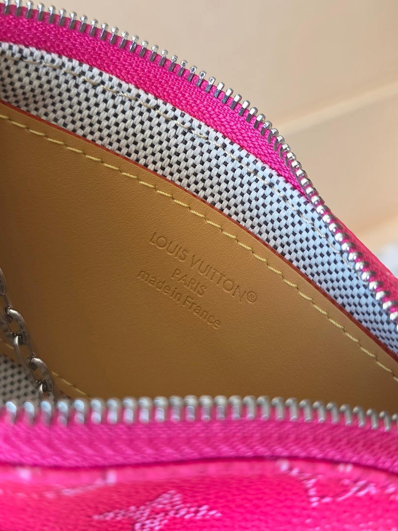 LV M27111 Louis Vuitton New Key Pouch S Rose Red