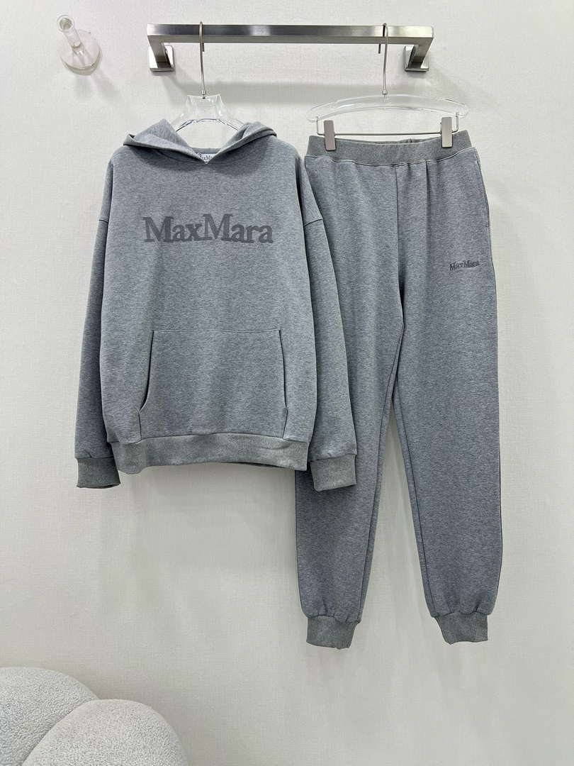 Max Mara Men Women's Tracksuit Casual sports suit Clothing M30001
