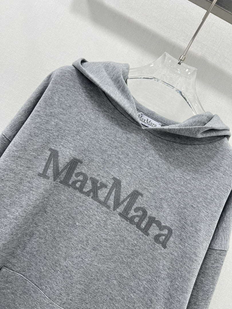 Max Mara Men Women's Tracksuit Casual sports suit Clothing M30001