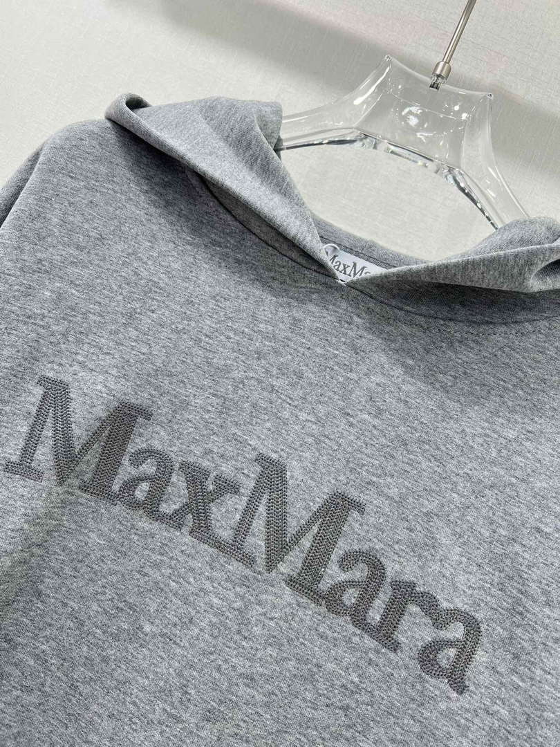 Max Mara Men Women's Tracksuit Casual sports suit Clothing M30001