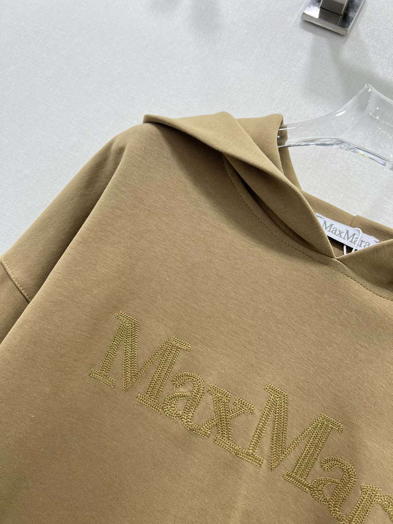 Max Mara Men Women's Tracksuit Casual sports suit Clothing M30003