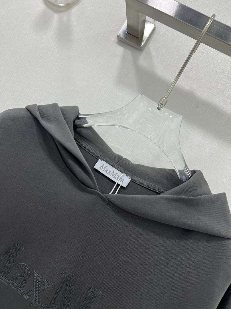 Max Mara Men Women's Tracksuit Casual sports suit Clothing M30005