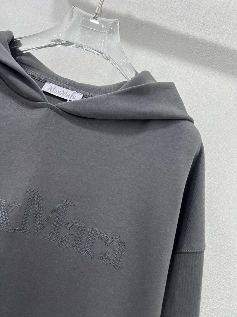 Max Mara Men Women's Tracksuit Casual sports suit Clothing M30005