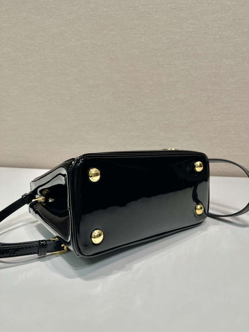 Prada 1BA906 Prada Patent leather mini-bag Black