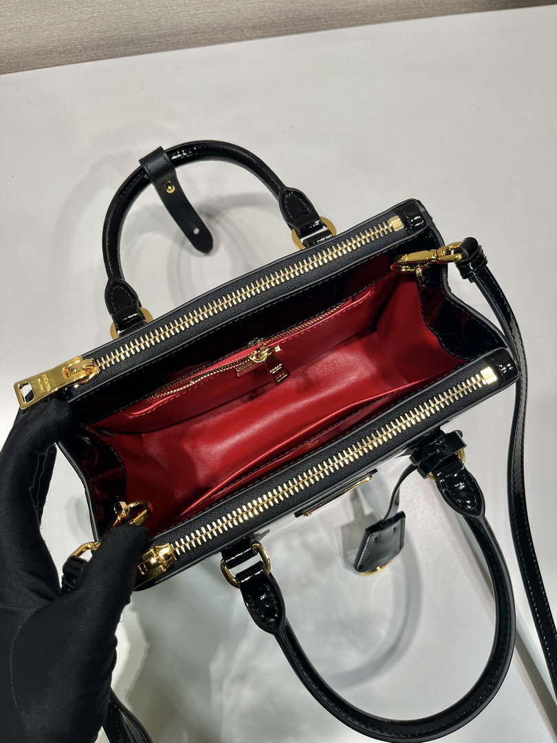 Prada 1BA906 Prada Patent leather mini-bag Black