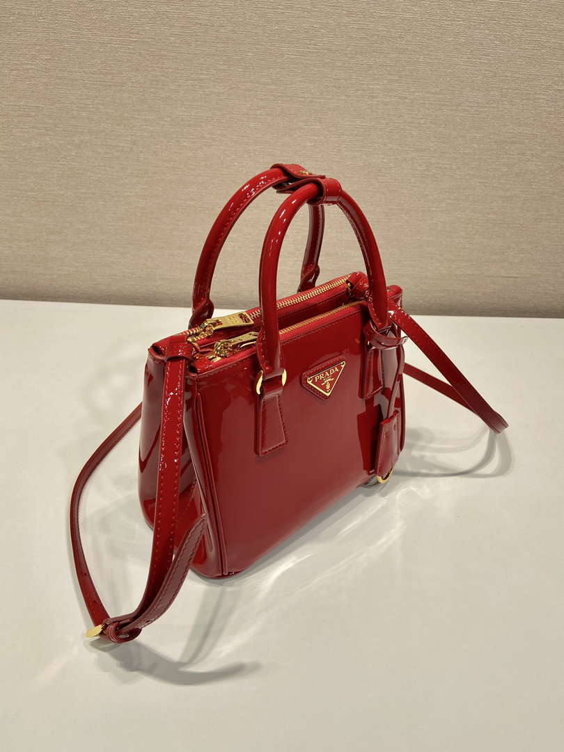 Prada 1BA906 Prada Patent leather mini-bag Red