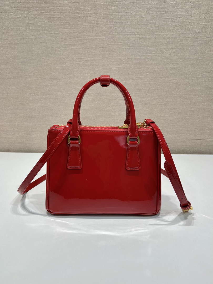 Prada 1BA906 Prada Patent leather mini-bag Red