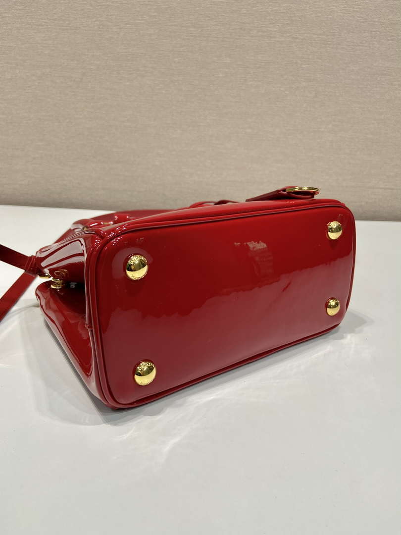 Prada 1BA906 Prada Patent leather mini-bag Red