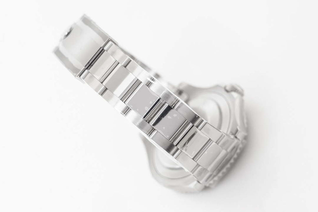 Rolex Watches M126622 Yacht Master 40MM R9821211 Platinum with an Oyster Bracelet