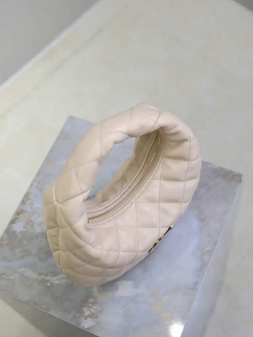 Saint Laurent YSL 851689 ICARINO in quilted nappa Apricot