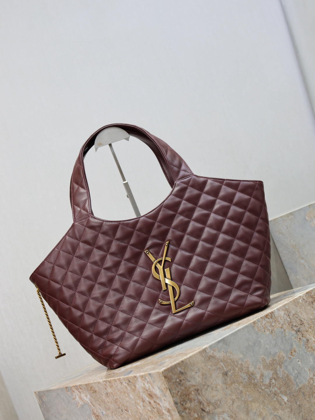 Saint Laurent YSL 858191 ICARE Medium in quilted nappa Wine Red