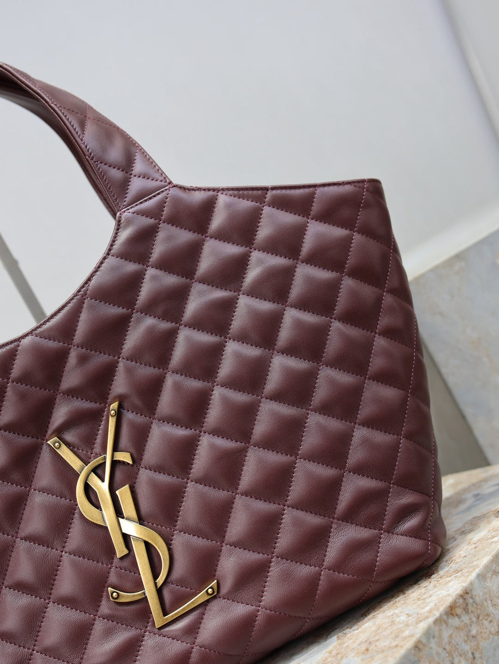 Saint Laurent YSL 858191 ICARE Medium in quilted nappa Wine Red