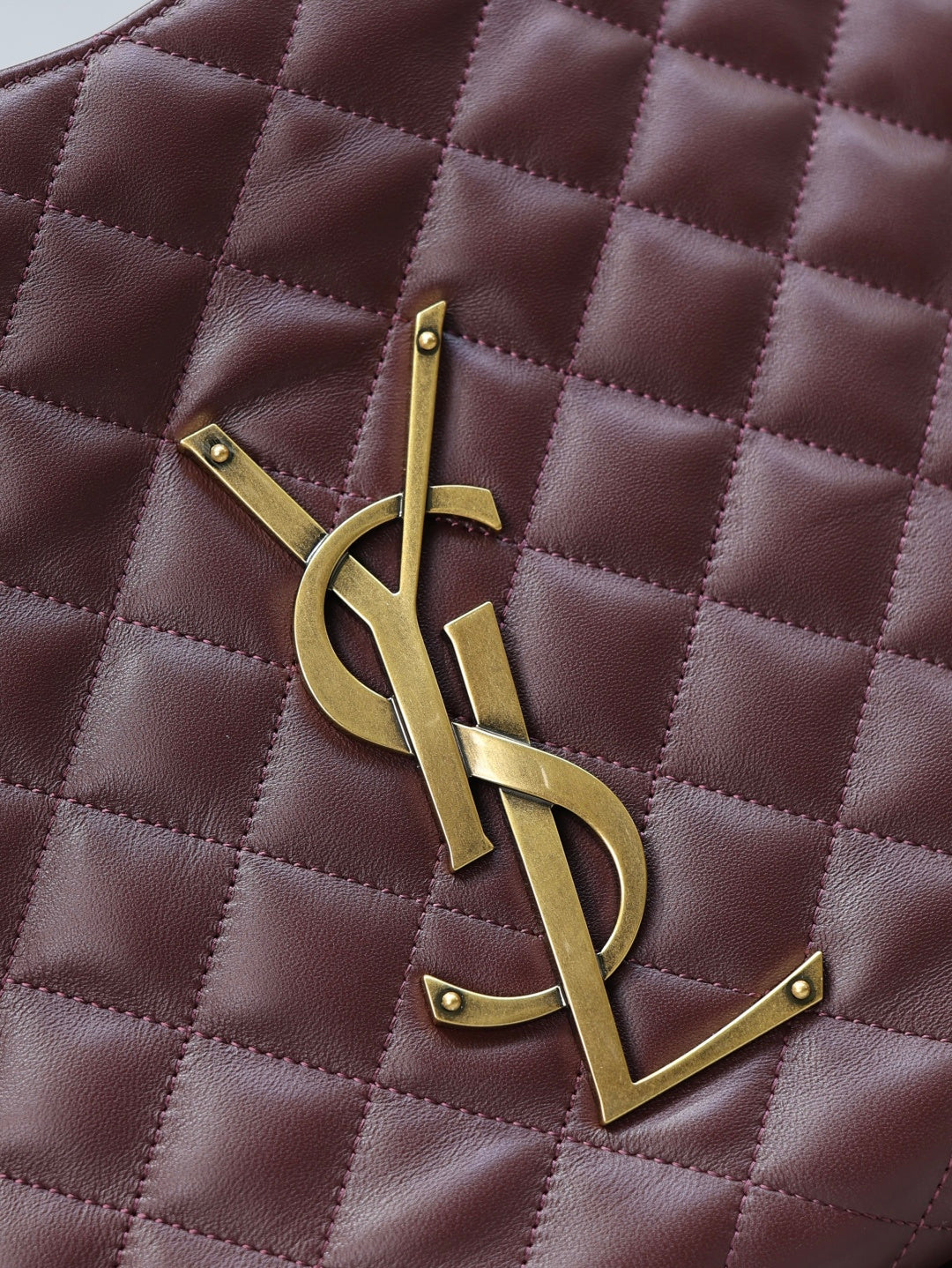 Saint Laurent YSL 858191 ICARE Medium in quilted nappa Wine Red