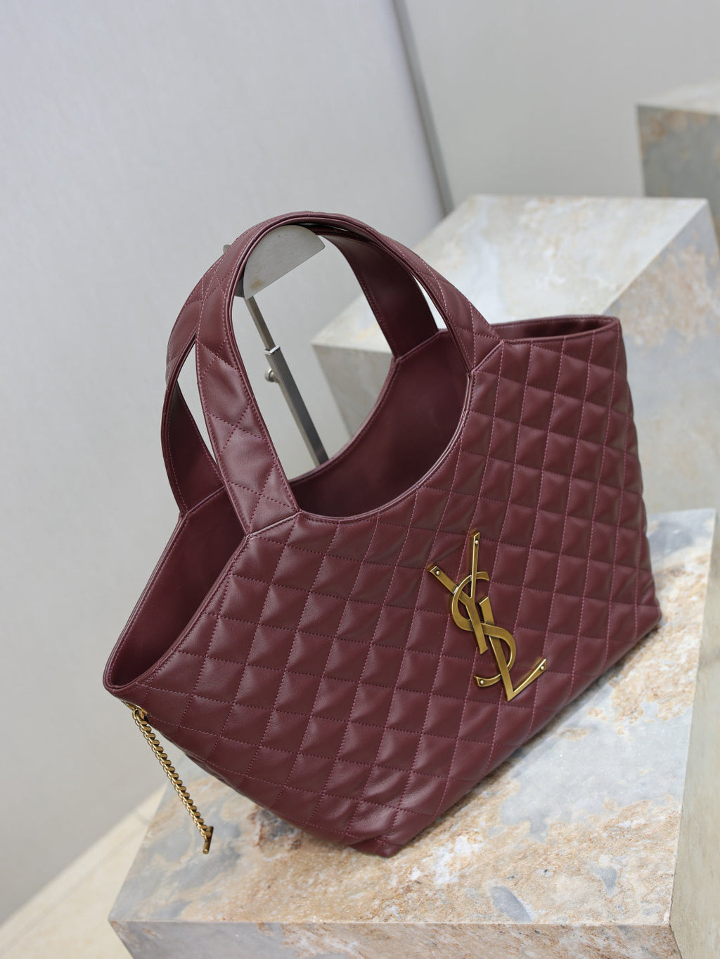 Saint Laurent YSL 858191 ICARE Medium in quilted nappa Wine Red