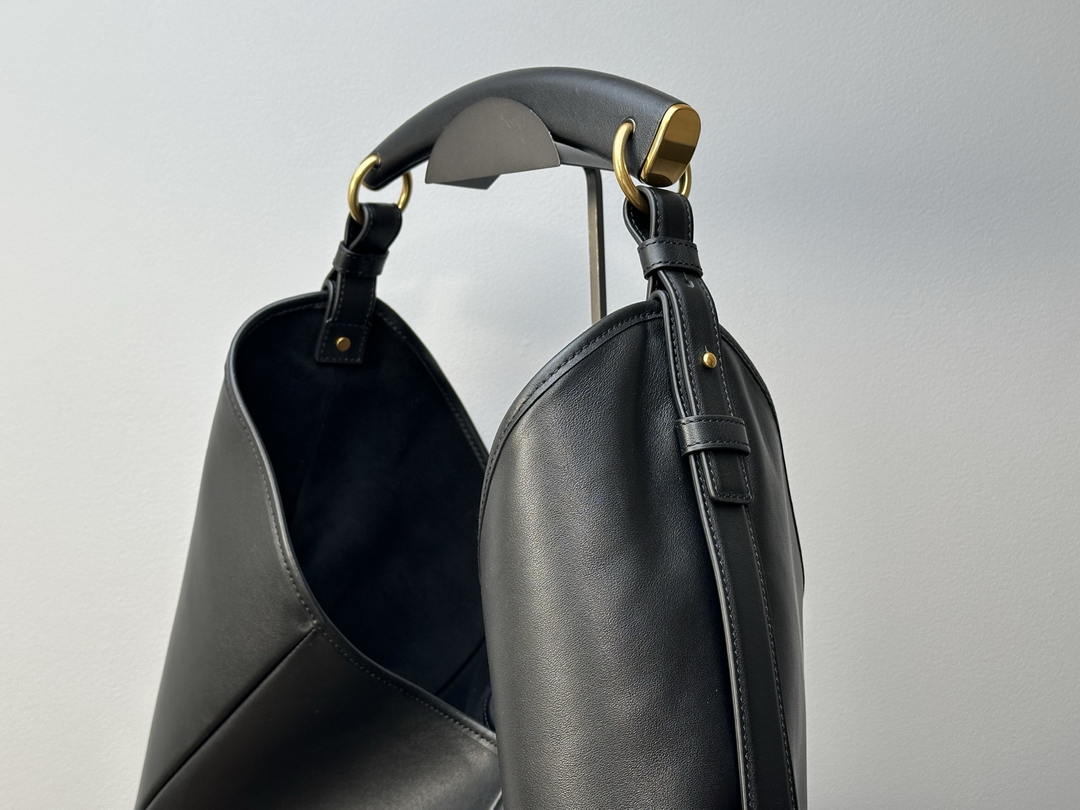 Saint Laurent YSL 862029 MOMBASA medium in leather Black