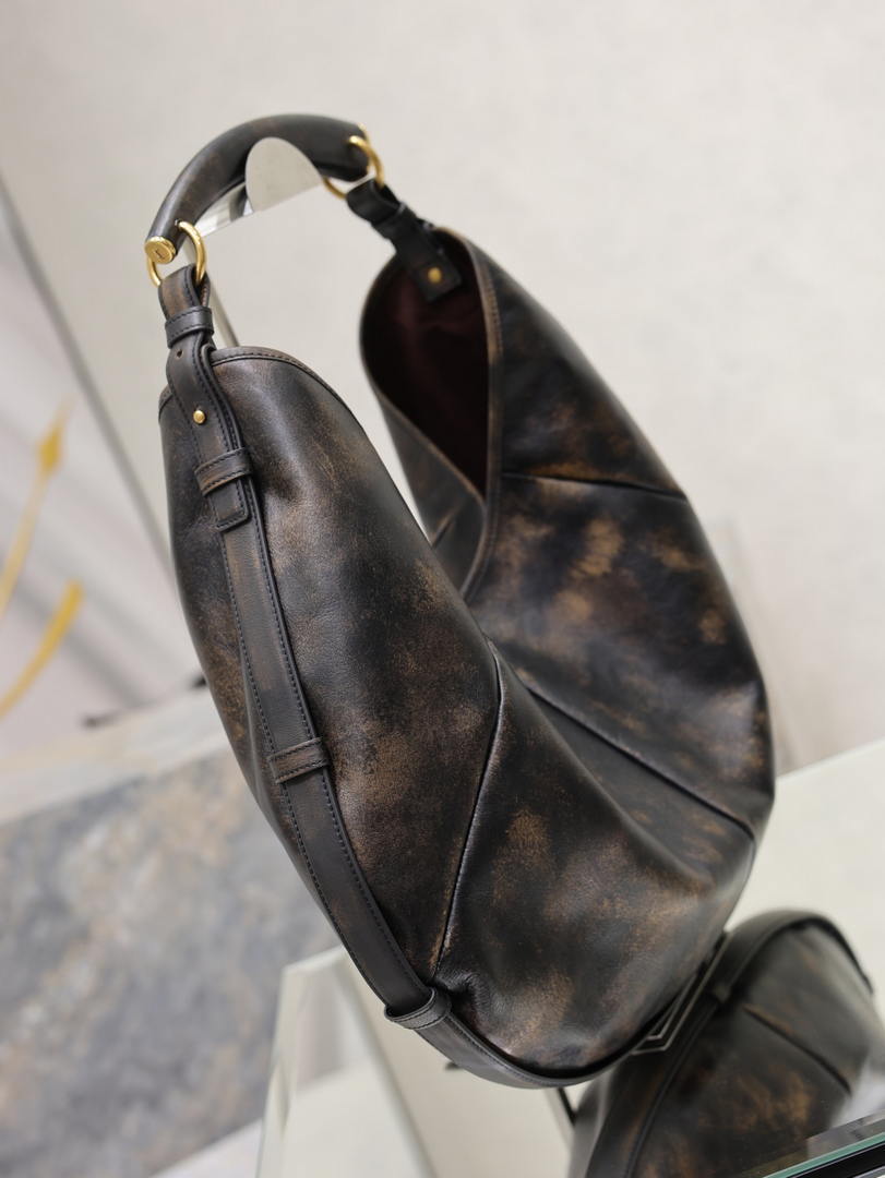 Saint Laurent YSL A0011MAAGWJ1000 MOMBASA Large in vintage leather