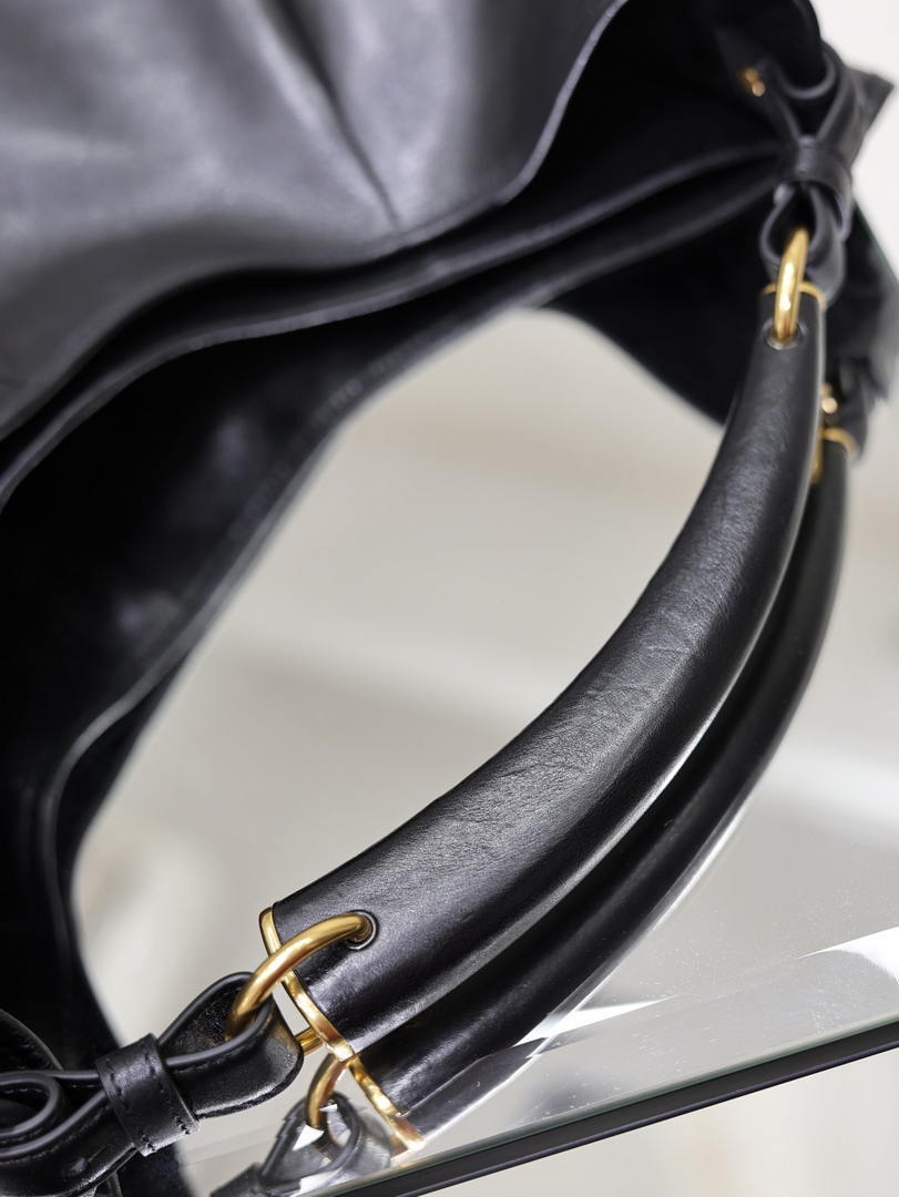 Saint Laurent YSL A0011MAAGWJ1000 MOMBASA Large in leather Black