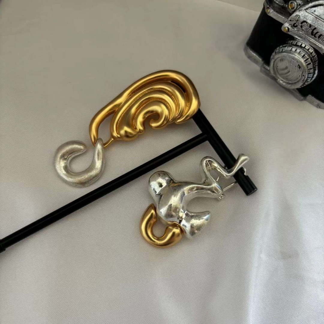 Schiaparelli AB Pearl Earrings S9522