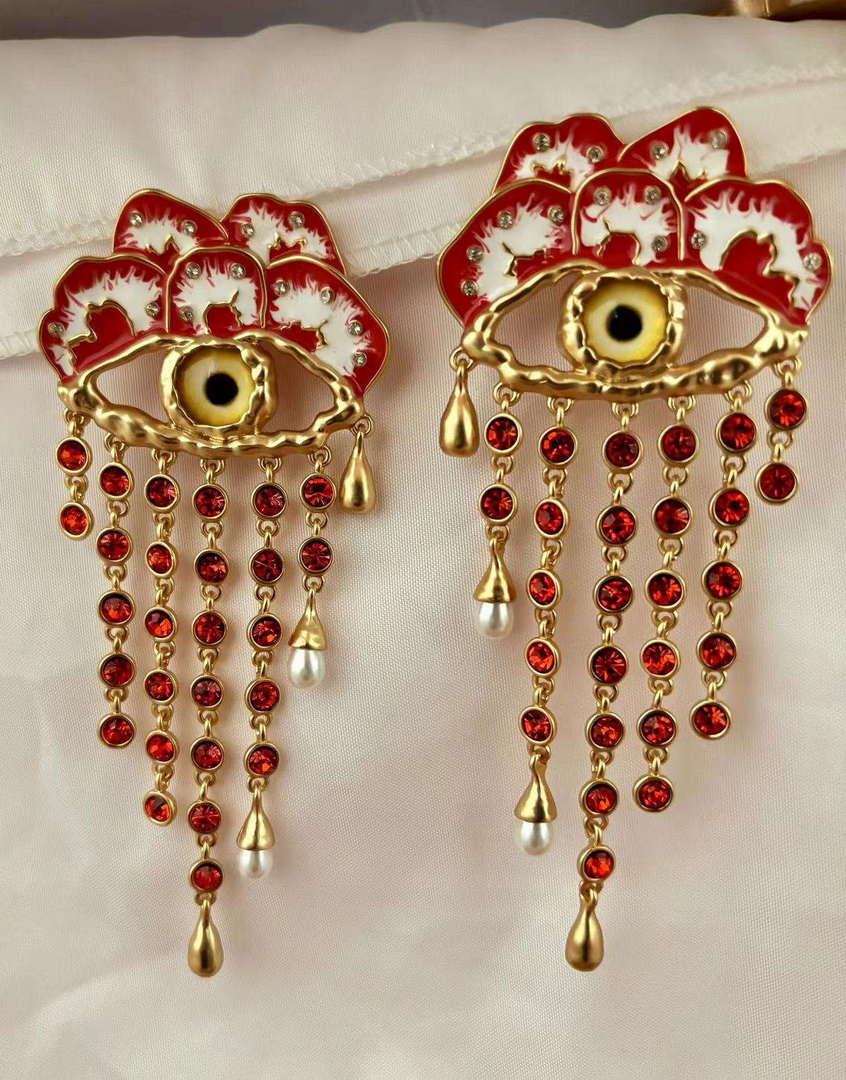 Schiaparelli European Vintage Earrings S9520